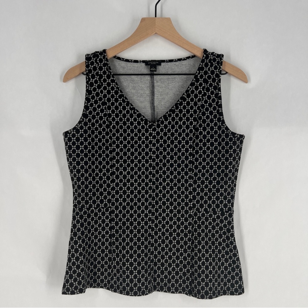 Ann Taylor Black & White‎ Geometric Print V-Neck Sleeveless Peplum Shell Top S
